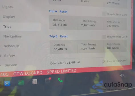 2022 Tesla Model Y Long Range Dual Motor All-Wheel Drive z USA, uszkodzony, nr VIN 7SAYGAEE8NF574463